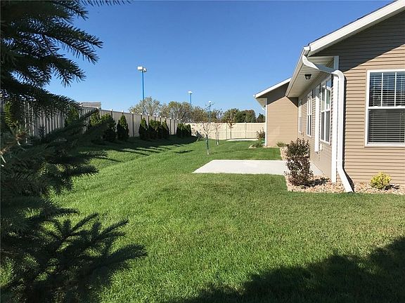 4th image of 130 SE Golden Harvest Dr