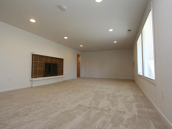 2nd image of 5522 NE 198th Pl