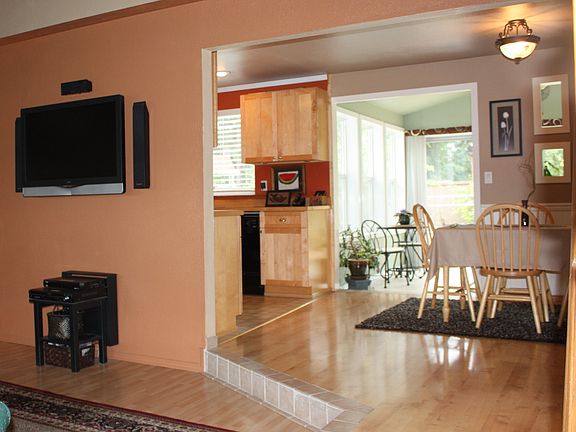 5th image of 14820 20th Avenue Ct E