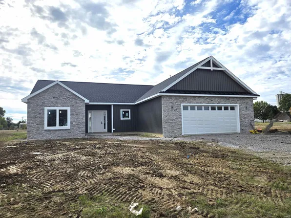 22452 Ash St, Woodburn, IN 46797