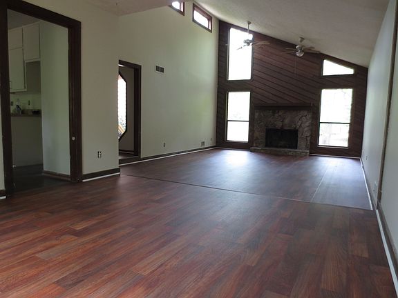 Dining room to Family room