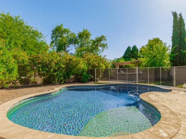 295 W Goldfinch Way, Chandler, AZ 85286