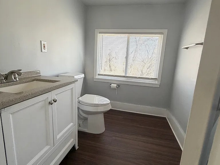 107 N Sanford St — Photo 21