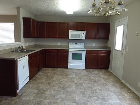 4th image of 712 General Barksdale Dr