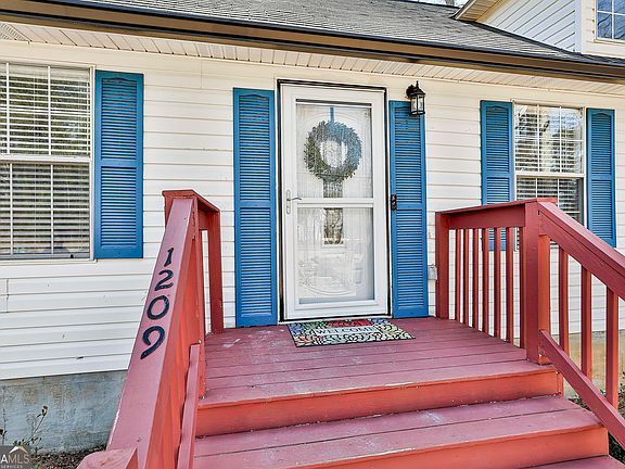5th image of 1209 N Hampton Dr