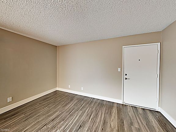 5th image of 1029 35th Ave APT 29