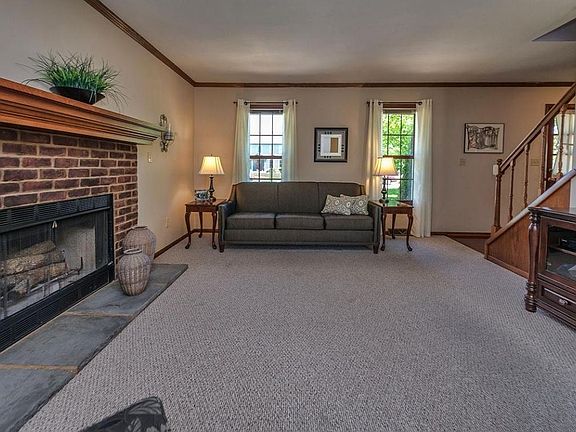 3rd image of W225N2641 Alderwood Ln