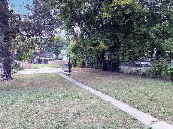 3rd image of 2931 N Dr William Finlayson St #A
