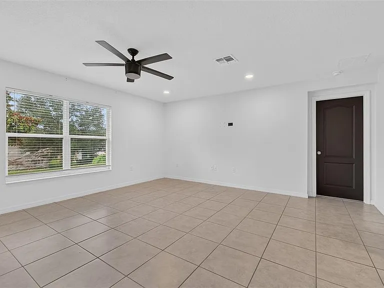 1097 Augustus Dr — Photo 10