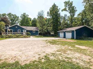 1803 Grays Lake Rd, Jonesville, MI 49250