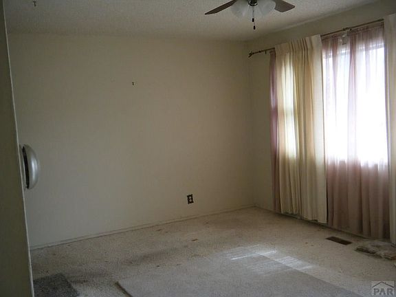 4th image of 441 Collins Ave