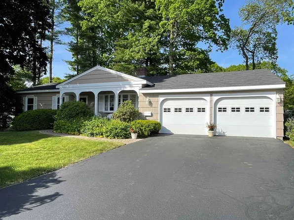 1 Burgundy Drive, Hampton, NH 03842