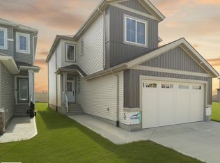 807 30th Ave NW, Edmonton, AB T6T2V3