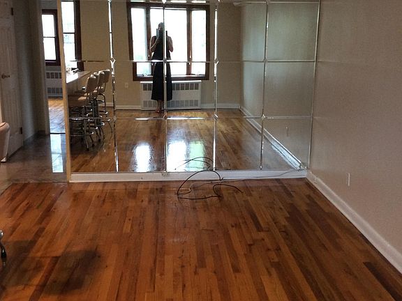 5th image of 2441 Mill Ave #2