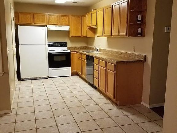 4th image of 305 E Holly St APT 2