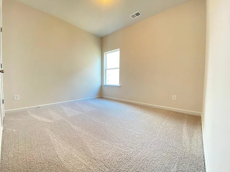 308 Sycamore Dr — Photo 13