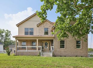 4120 Chapel Hill Rd, Clarksville, TN 37040