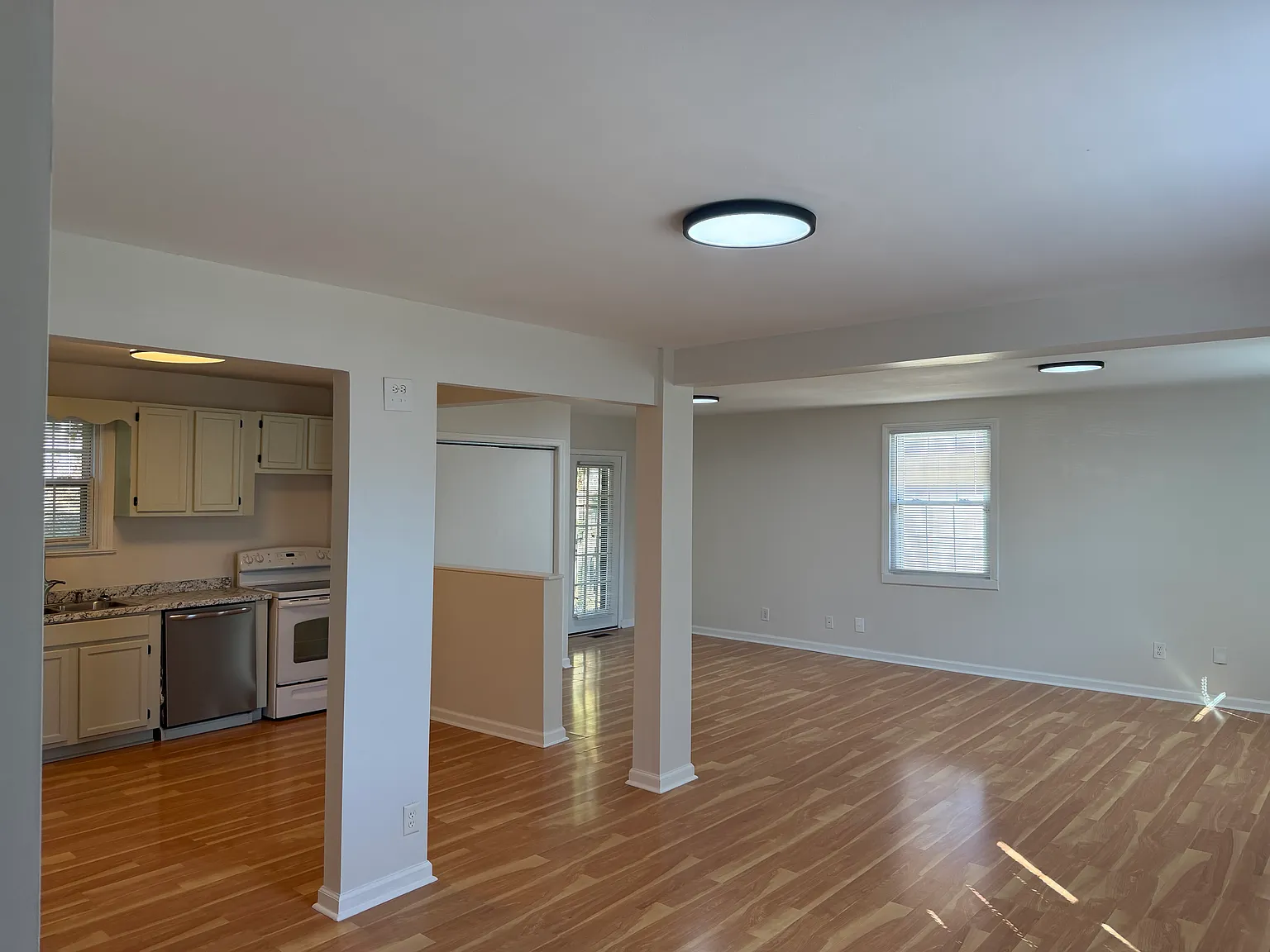 2 bed, 1125 sqft, $2,050 — Photo 3