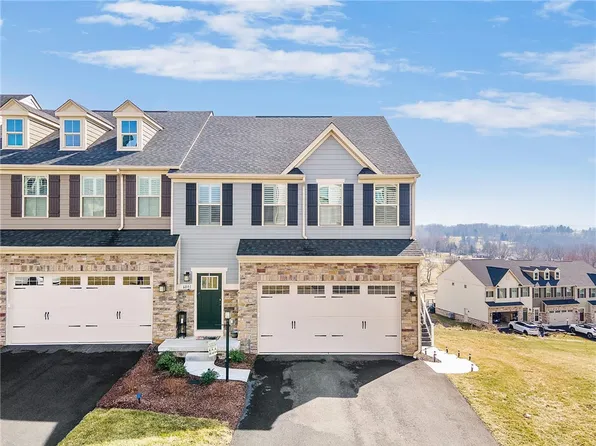 6001 Augusta Ln, Jeannette, PA 15644