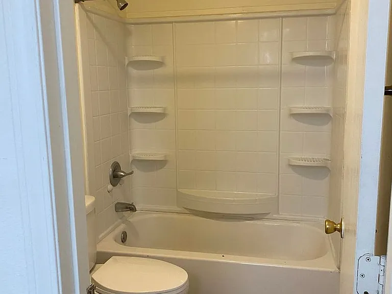 1324 Buchanan Triplex — Photo 6