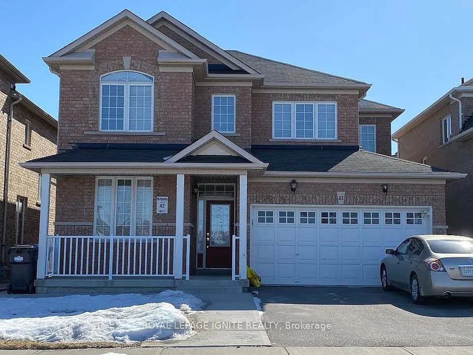 43 Vanderbrink Dr #UPPER
