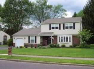 1028 Oakwood Dr, Warminster, PA 18974