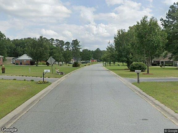 Exterior Neighborhood (street photo)