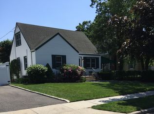 2470 Martin Ave, Bellmore, NY 11710