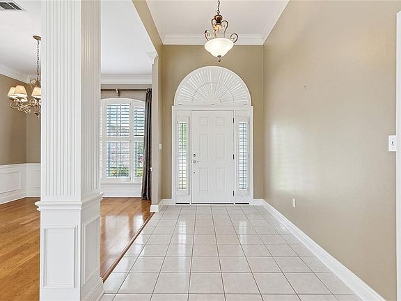 4th image of 709 Avestalbert Ave