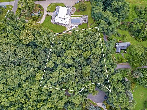4th image of 150 N Hillcrest Drive