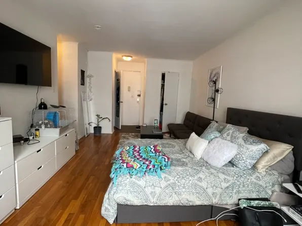 27 East 13th Street image 4 of 4