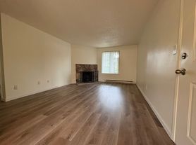Jamestowne Plaza Apartments