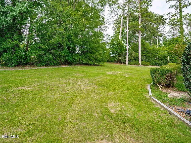 933 Campbellton Dr — Photo 34