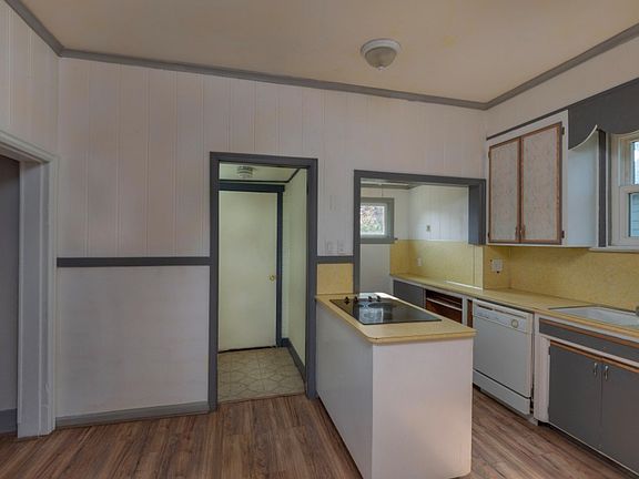 5th image of 4018 McKinley Ave
