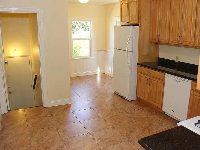 805 San Carlos Ave — Photo 13