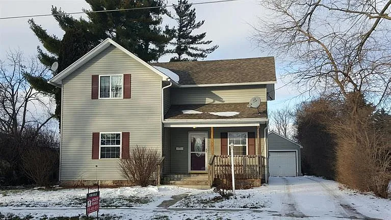 635 Tupper Lake St photo 1