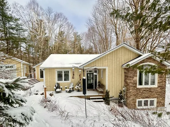 11 Beechwood Rd, Oro Medonte, ON L4M 4Y8
