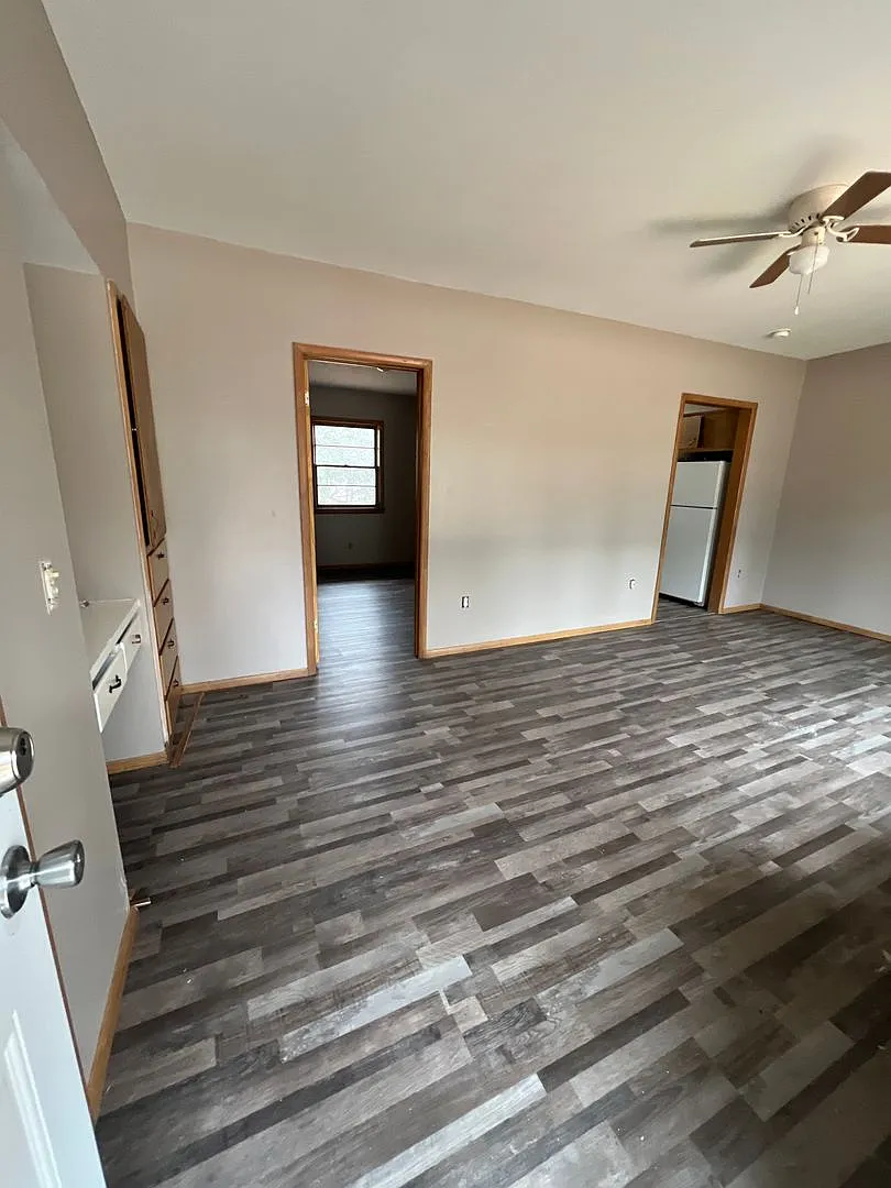 809 Shadow Rock Dr — Photo 4