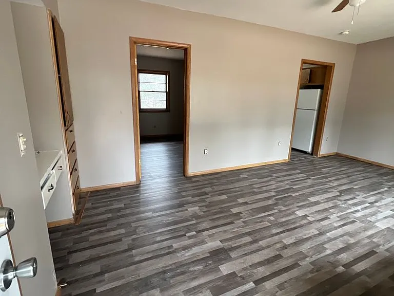 809 Shadowrock Dr — Photo 4