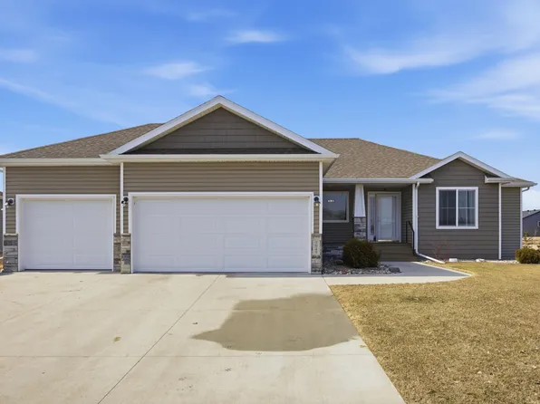 7045 14th St S, Fargo, ND 58104