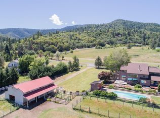 150 Hawk Rd, Medford, OR 97501