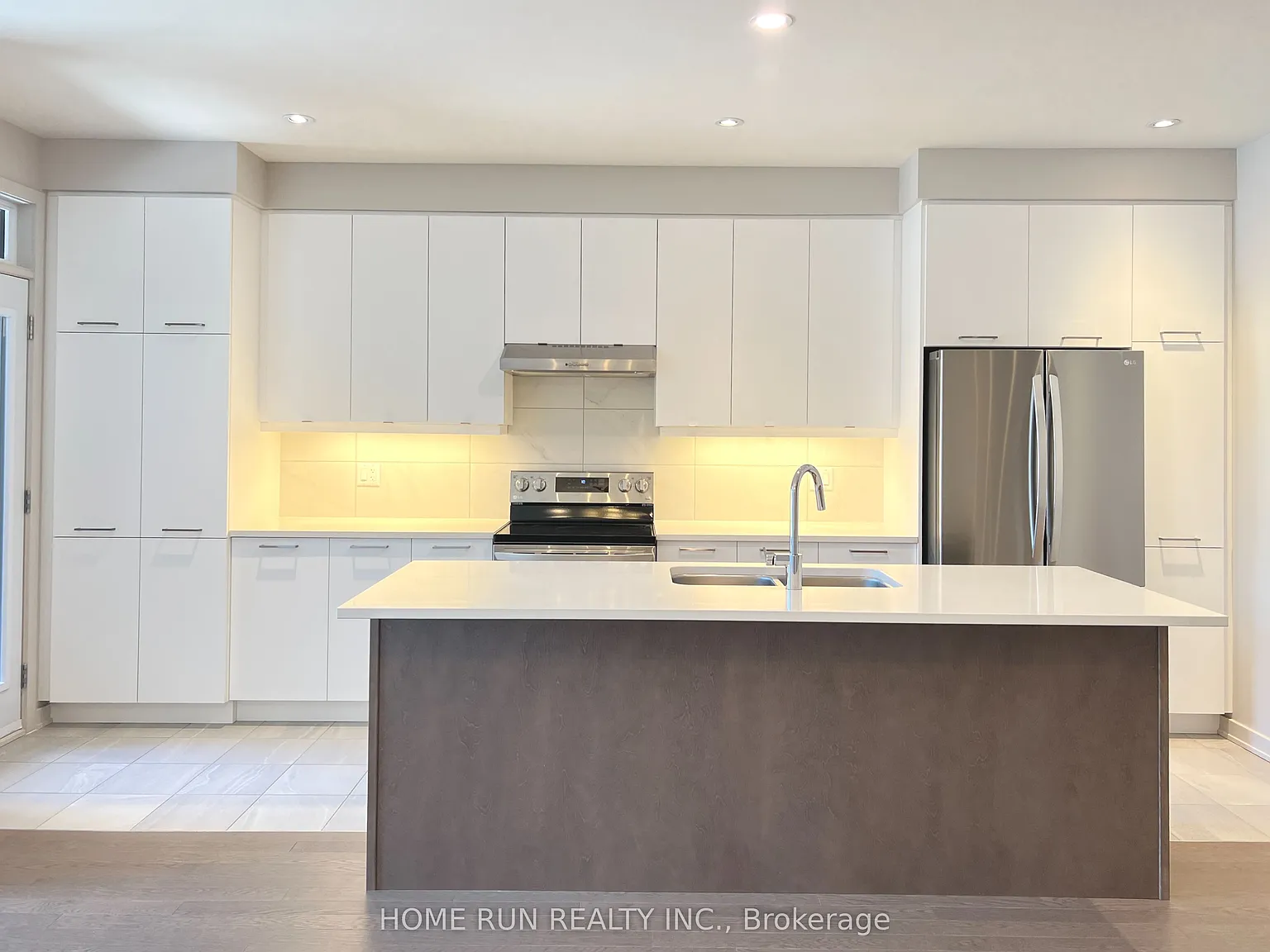 3 bed, $2,800 — Photo 3