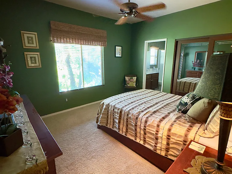 128 E Kavenish Dr — Photo 7