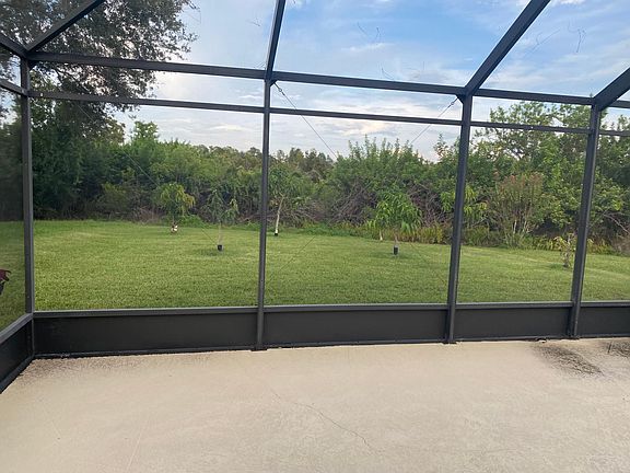 Extra Large Lanai with LED lights (Florida Room).