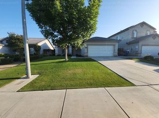 812 Bora Bora Ln, Bakersfield, CA 93307