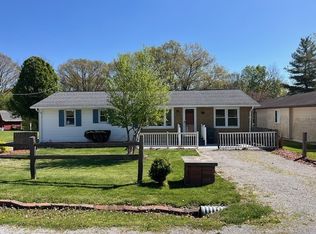 402 N Delaware St, Greenup, IL 62428