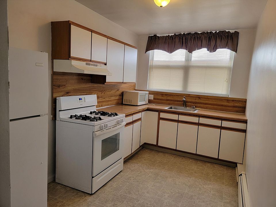 1st image of 88 Beechwood Pl