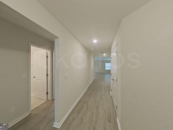 5th image of 19 Carrollton Dr