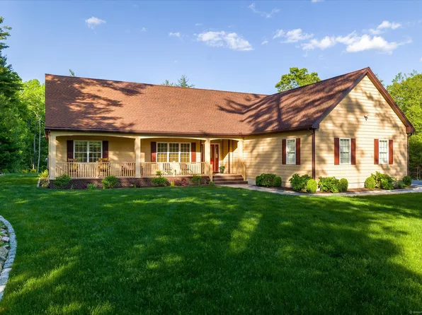 7 Heritage Circle, Thompson, CT 06277