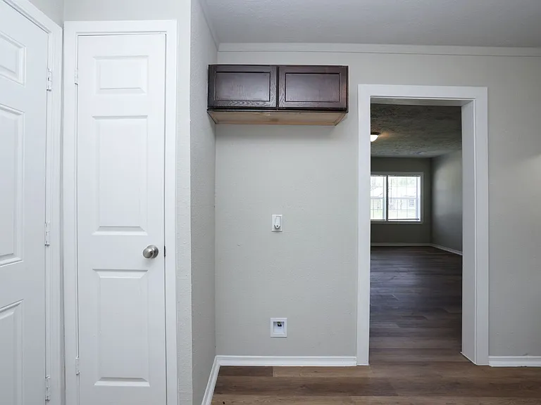 9026 Lake Forest Blvd — Photo 9